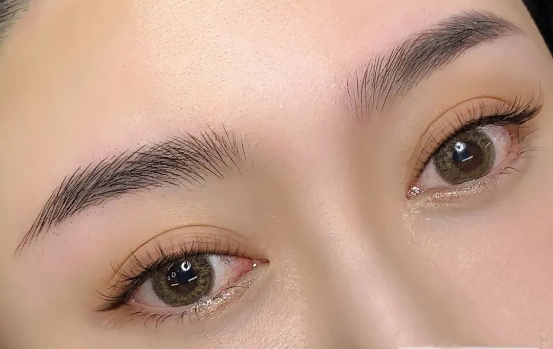 分享野生眉真人实操的三个技巧细节,让眉毛更有高级感