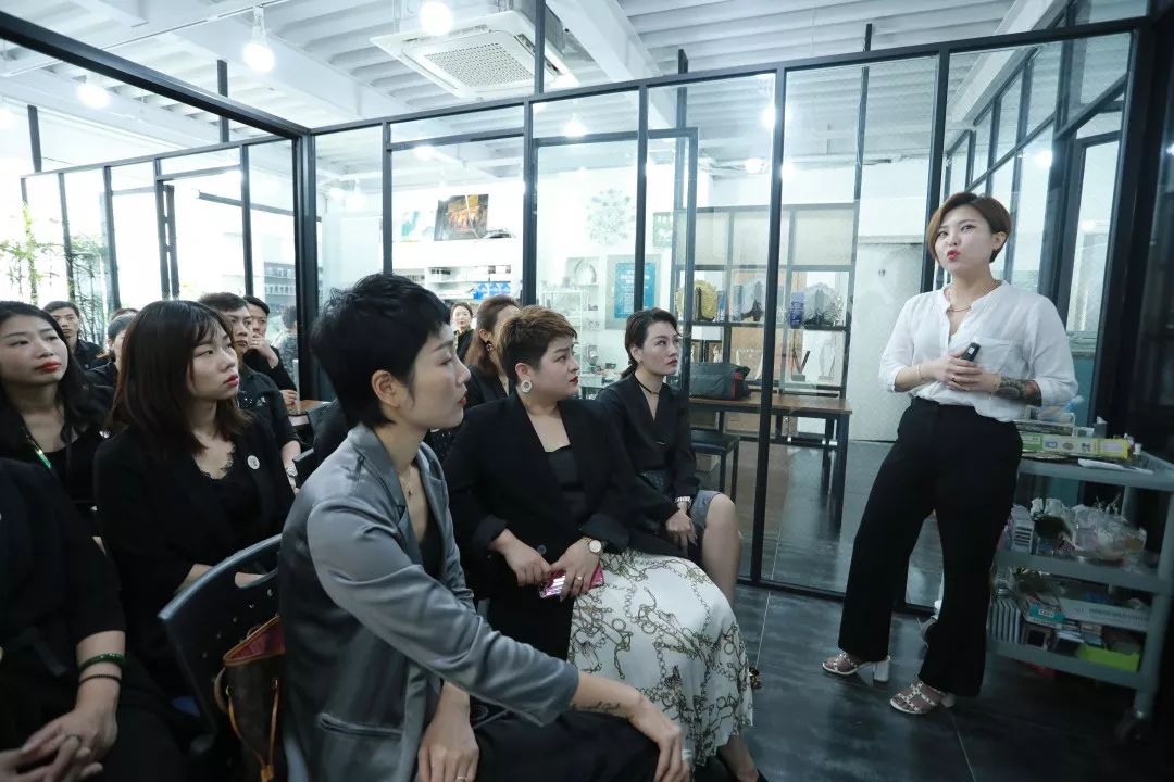 中韩半永久技术跨国交流，引领纹绣再创新高