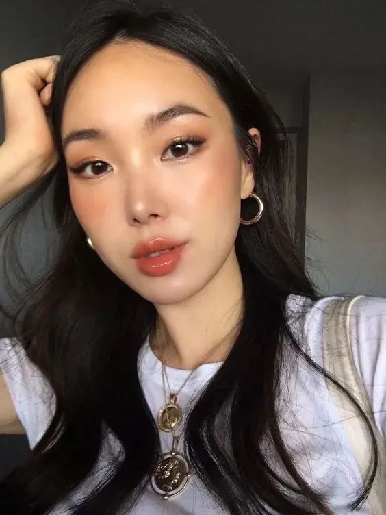 氛围感?骨相美人?高光打得好,想怎么拿捏都行!