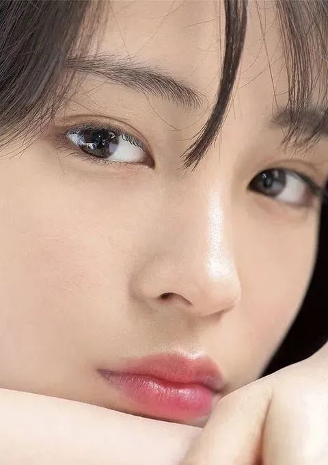 氛围感?骨相美人?高光打得好,想怎么拿捏都行!