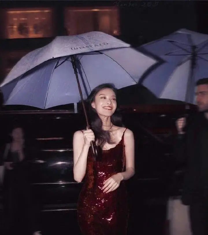 新春焕新颜,淡颜系美女vs浓颜系美女,如何实现颜值最大化?