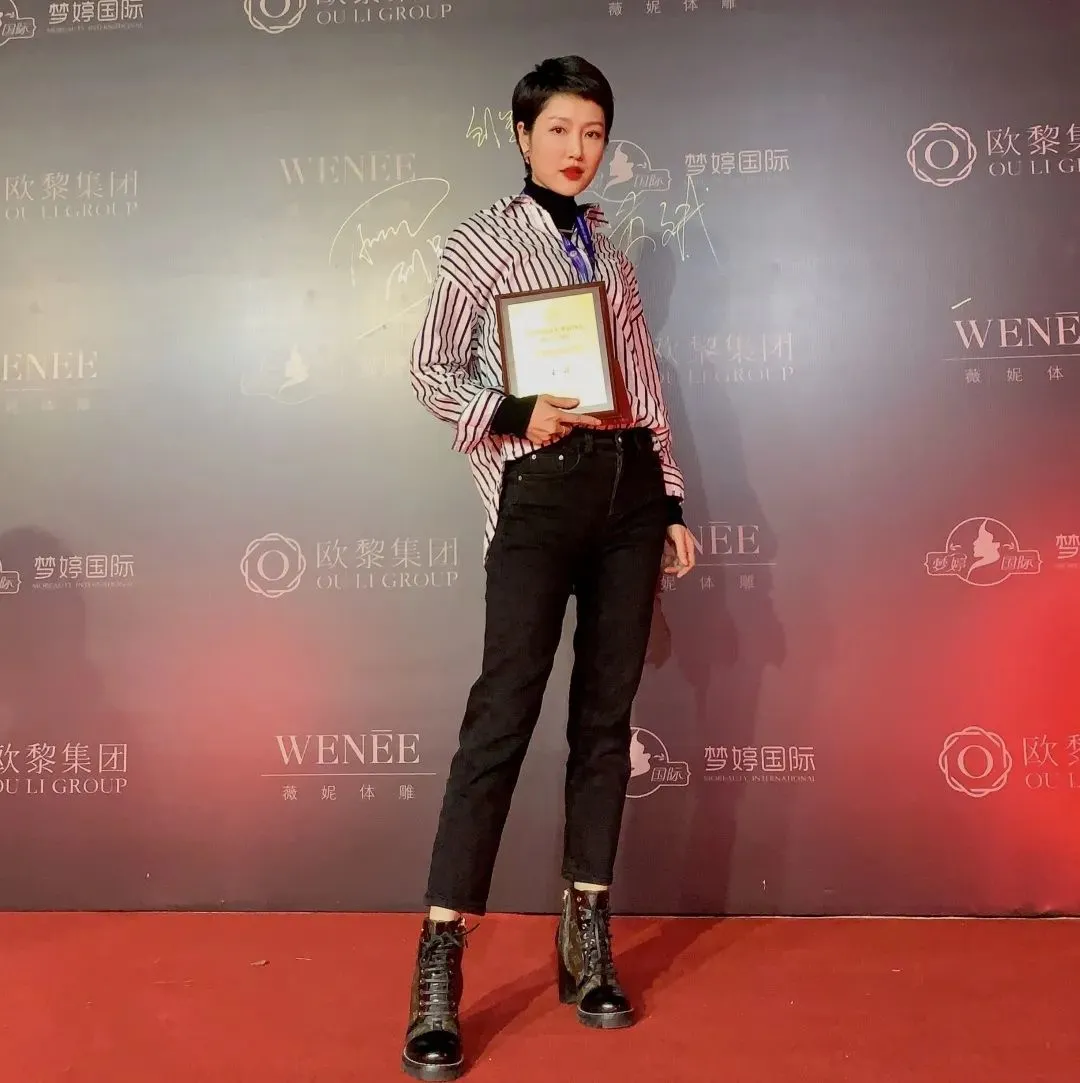 纹绣行业领军人物:王娟,她教过书,化过妆,八年创业,原创匠心!